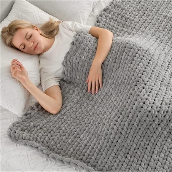 Tighter Version Chenille Chunky Knit Blanket Throw （40×50 Inch）, Handmade Warm - Picture 1 of 7